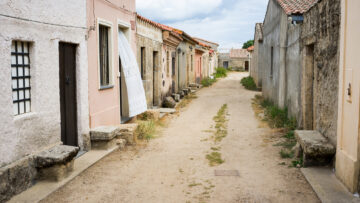 shutterstock_206514277_sinis_cabras_san_salvatore_ivahoa