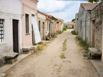 shutterstock_206514277_sinis_cabras_san_salvatore_ivahoa