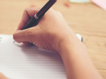 Laboratorio-di-Scrittura-Creativa-CreativaMente-1200×500